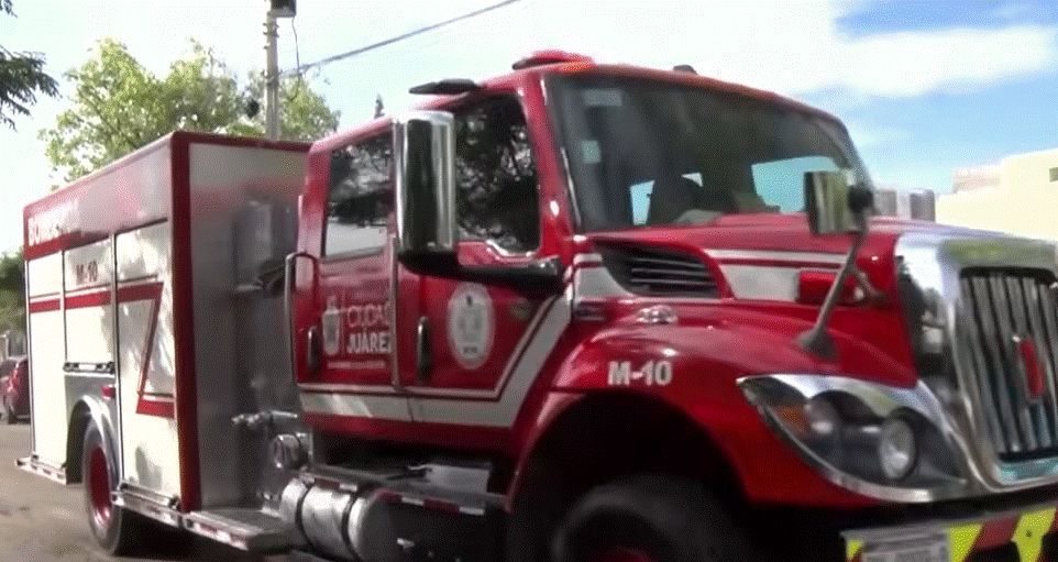 Una fuga previa habría provocado la acumulación de combustible en la cocina; Bomberos inspeccionaron el inmueble y no reportaron personas lesionadas.
