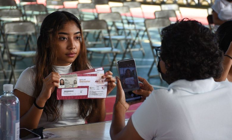 Registro en línea para la Beca Jóvenes Escribiendo el Futuro dirigida a estudiantes universitarios
