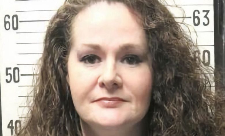 La única mujer en el corredor de la muerte de Tennessee permaneció con vida después de recibir dos dosis de pentobarbital, según el reporte; fue trasladada a un centro médico y el estado abrió una investigación.