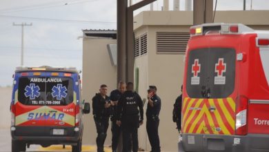 Exterior de la Secundaria General Número 13 de Torreón asegurado después del ataque armado