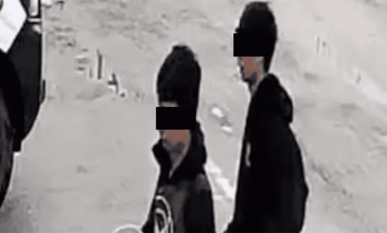 Captura del video de Los Cuates caminando rumbo a la Secundaria General 13 antes del ataque en Torreón