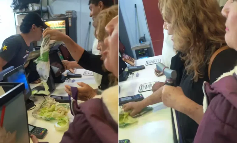 Captura del video viral de una clienta reclamando por una hamburguesa de 35 pesos sin pan en Carl's Jr.