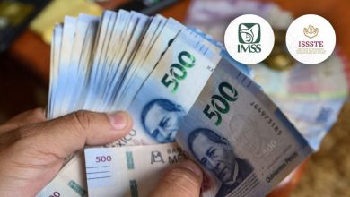 Calendario y tarjeta bancaria para representar el pago de pensión IMSS e ISSSTE y el aguinaldo de noviembre de 2026